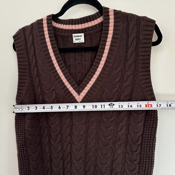 Aritzia Sunday Best Cable Knit V Neck Sweater Vest Brown Pink‎ Merino Wool 2XS - Picture 6 of 7